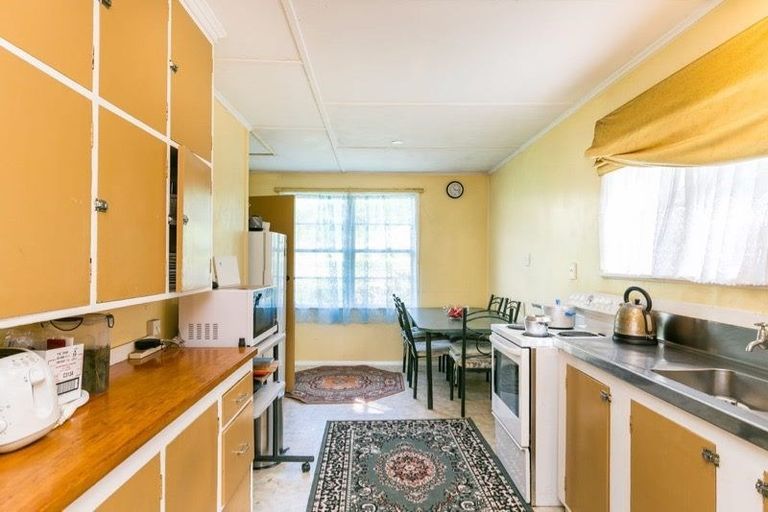 Photo of property in 36 Cardiff Crescent, Cannons Creek, Porirua, 5024