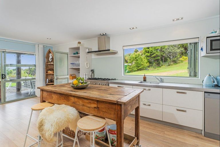 Photo of property in 556 Boat Harbour Road, Whenuakite, Whitianga, 3591