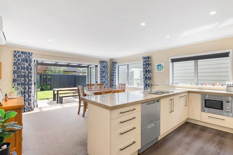 Photo of property in 1 Chalfont Road, Silverstream, Upper Hutt, 5019