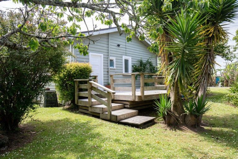 Photo of property in 2 Mahuta Road, Waitakaruru, Ngatea, 3576