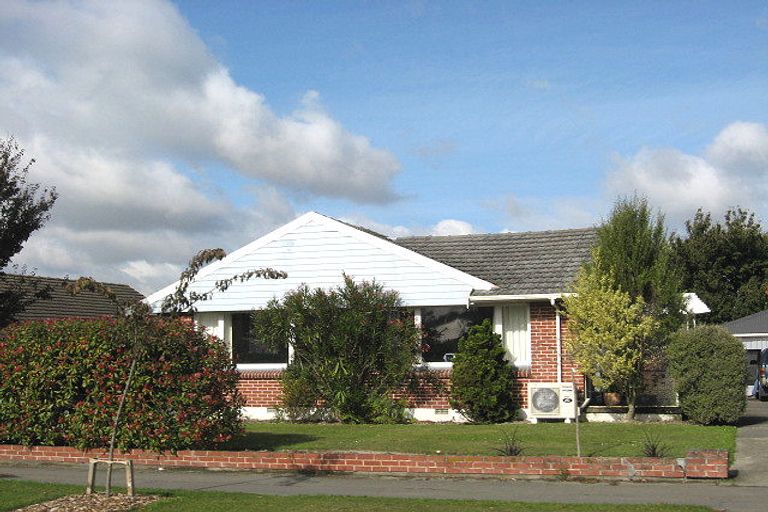 Photo of property in 22 Grahams Road, Ilam, Christchurch, 8041