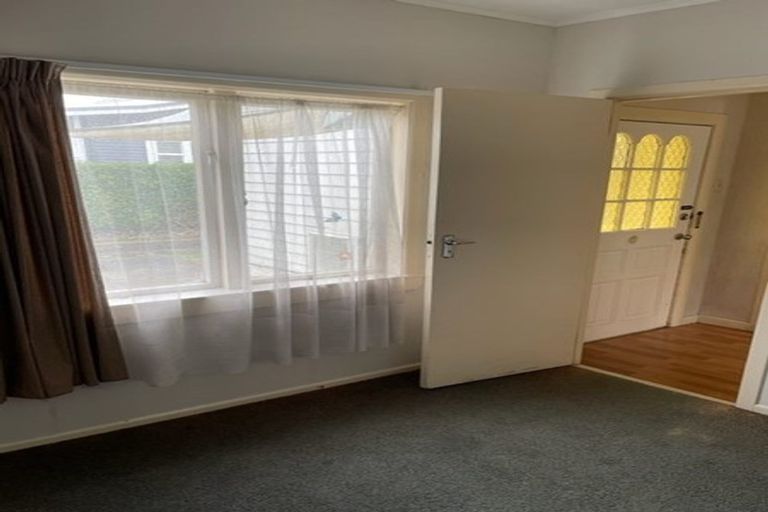 Photo of property in 2/22 Amaru Road, One Tree Hill, Auckland, 1061
