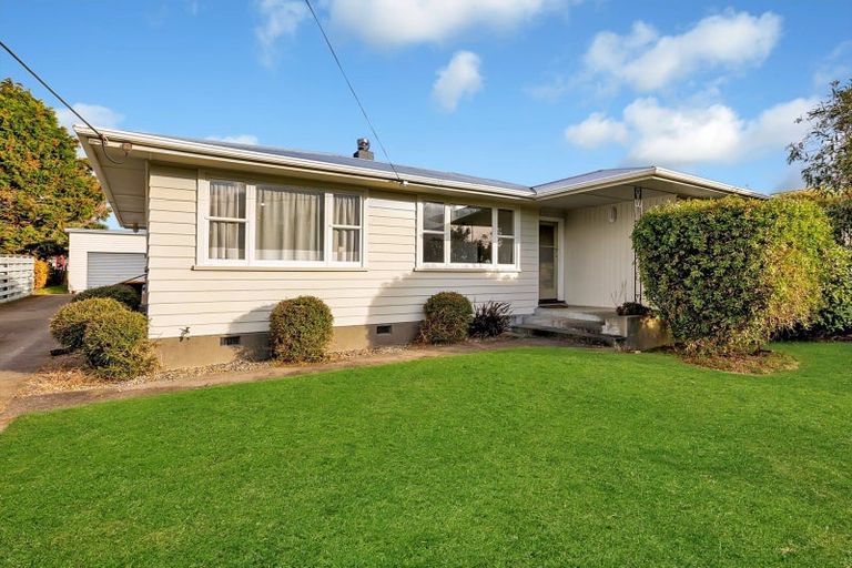 Photo of property in 16 Alfredton Road, Eketahuna, 4900