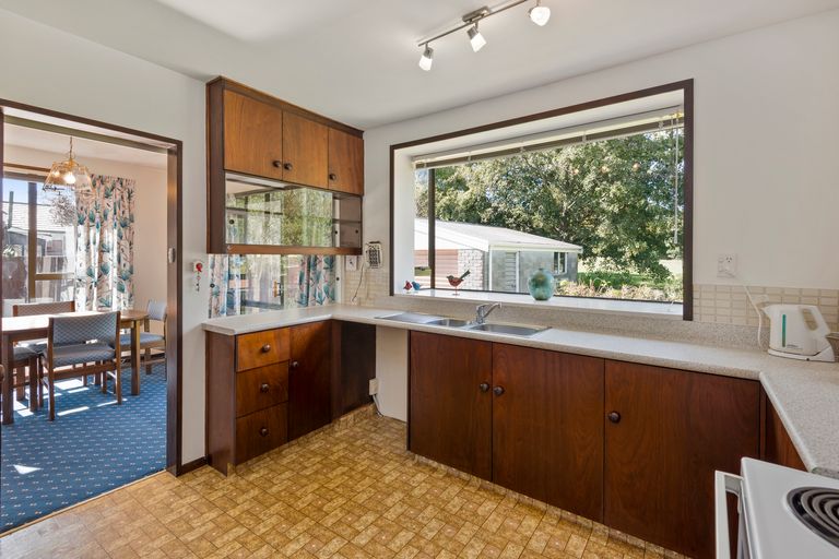 Photo of property in 60 Waratah Street, Avondale, Christchurch, 8061