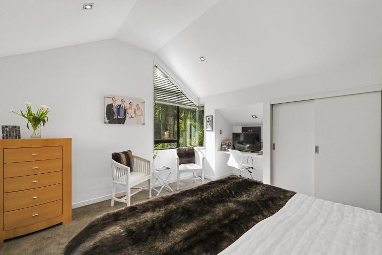 Photo of property in 1/8 The Esplanade, Campbells Bay, Auckland, 0630