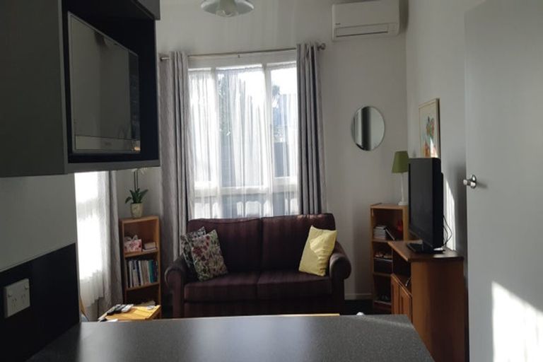 Photo of property in 390-392 Jackson Street, Petone, Lower Hutt, 5012