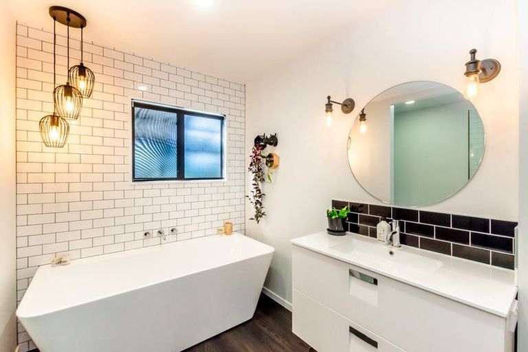 Photo of property in 36 Hollis Road, Paraparaumu Beach, Paraparaumu, 5032