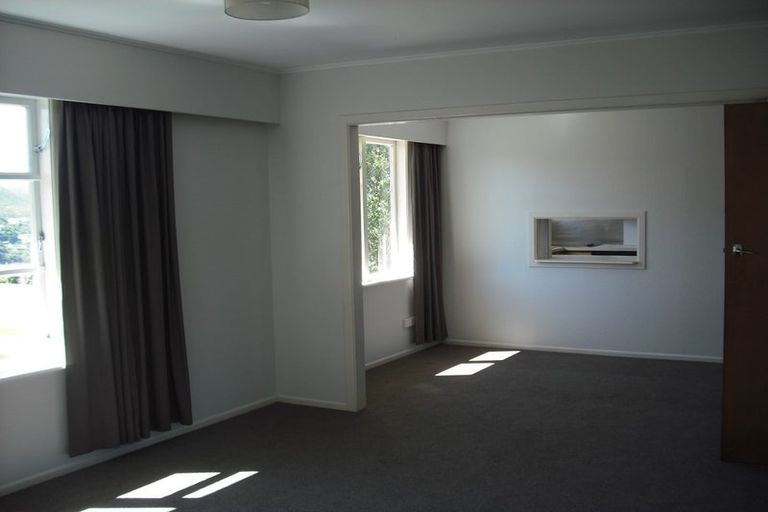 Photo of property in 19a Huntingdon Street, Northland, Wellington, 6012