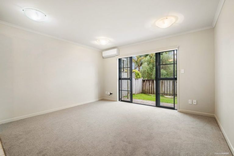 Photo of property in 24/8 Carolina Place, Albany, Auckland, 0632