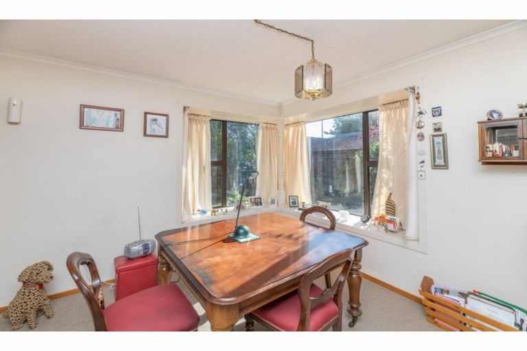Photo of property in 2/9a Kingham Place, Avonhead, Christchurch, 8042