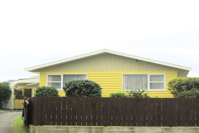 Photo of property in 20 Teoti Street, Paraparaumu Beach, Paraparaumu, 5032