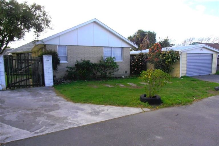 Photo of property in 18 Oakley Crescent, Hornby, Christchurch, 8042