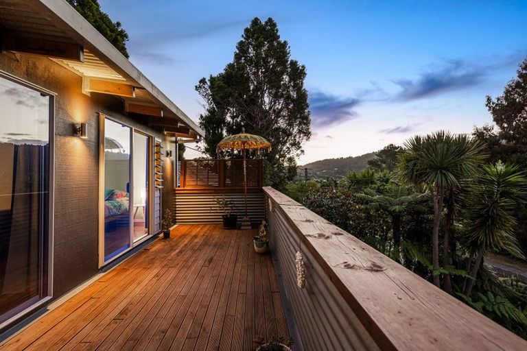 Photo of property in 56 Hollywood Avenue, Titirangi, Auckland, 0604