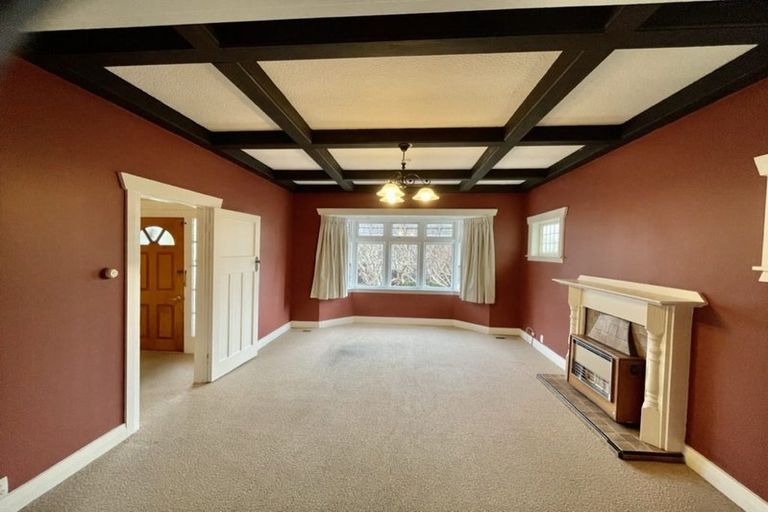 Photo of property in 4 Newcombe Crescent, Karori, Wellington, 6012