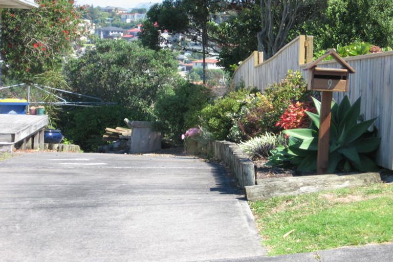 Photo of property in 9 Limmer Place, Browns Bay, Auckland, 0632
