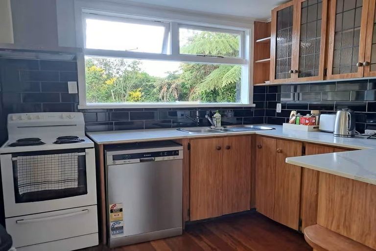 Photo of property in 107 Parkvale Road, Karori, Wellington, 6012