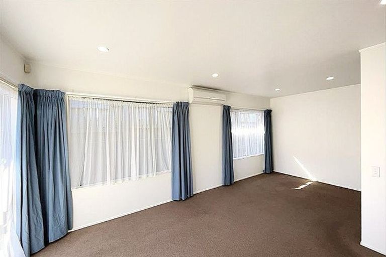 Photo of property in 2a Beatty Avenue, Manurewa, Auckland, 2102