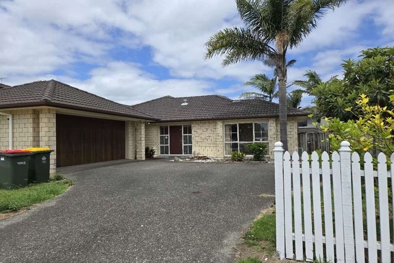 Photo of property in 134 Gracechurch Drive, Flat Bush, Auckland, 2016