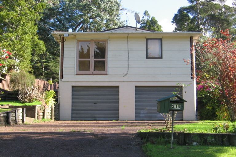 Photo of property in 219 Laingholm Drive, Laingholm, Auckland, 0604