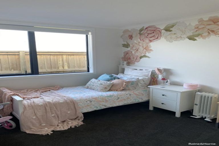 Photo of property in 37 Livingstone Drive, Papamoa Beach, Papamoa, 3118