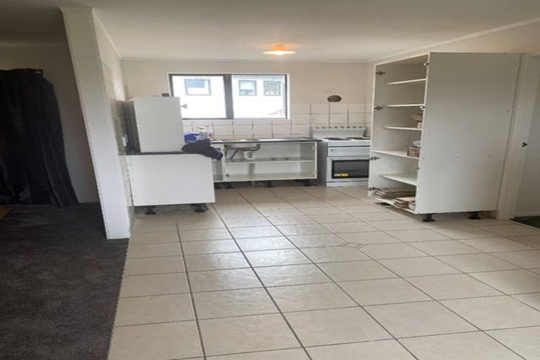 Photo of property in 2/16 Silver Creek Road, Weymouth, Auckland, 2103