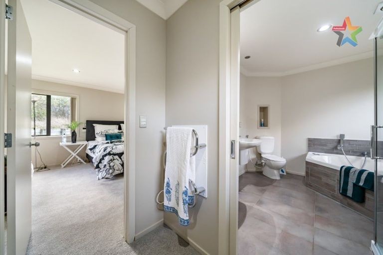 Photo of property in 295a Maungaraki Road, Maungaraki, Lower Hutt, 5010