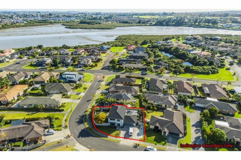 Photo of property in 8 Bellshill Close, Wattle Downs, Auckland, 2103