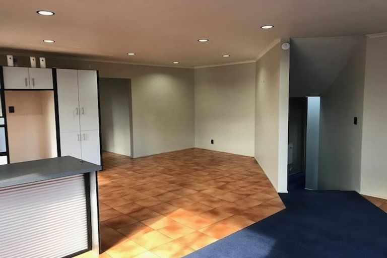 Photo of property in 12a Parris Street, Moturoa, New Plymouth, 4310