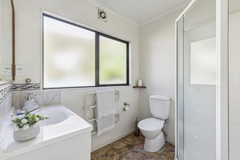 Photo of property in 23 Amesbury Drive, Churton Park, Wellington, 6037