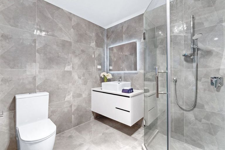 Photo of property in 25 Henriette Place, Totara Park, Auckland, 2105