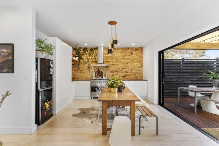 Photo of property in 2a Wesley Street, Devonport, Auckland, 0624