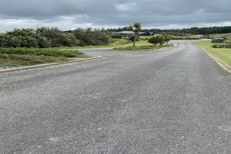 Photo of property in 16 Truebridge Drive, Waitarere, Levin, 5510