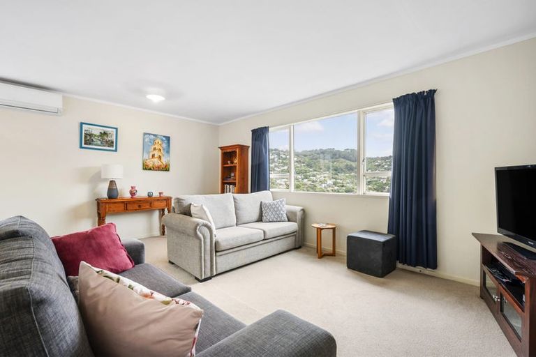 Photo of property in 4 Chancellor Way, Crofton Downs, Wellington, 6035