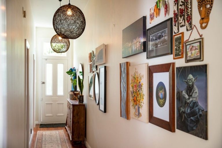 Photo of property in 25 Patanga Crescent, Thorndon, Wellington, 6011