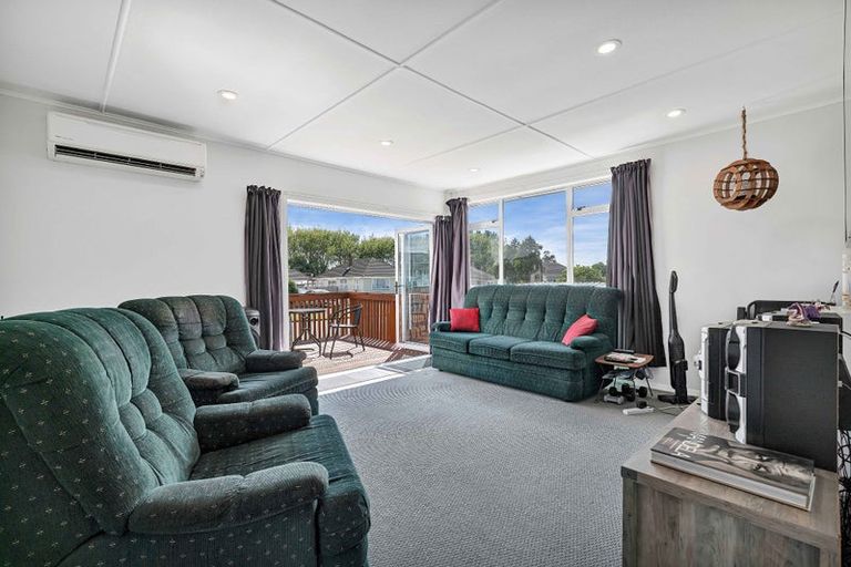 Photo of property in 6 Malone Place, Hawera, 4610