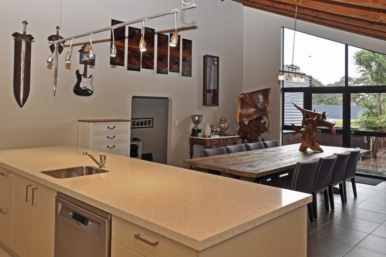 Photo of property in 5 Rewa Rewa Valley, Tairua, 3508