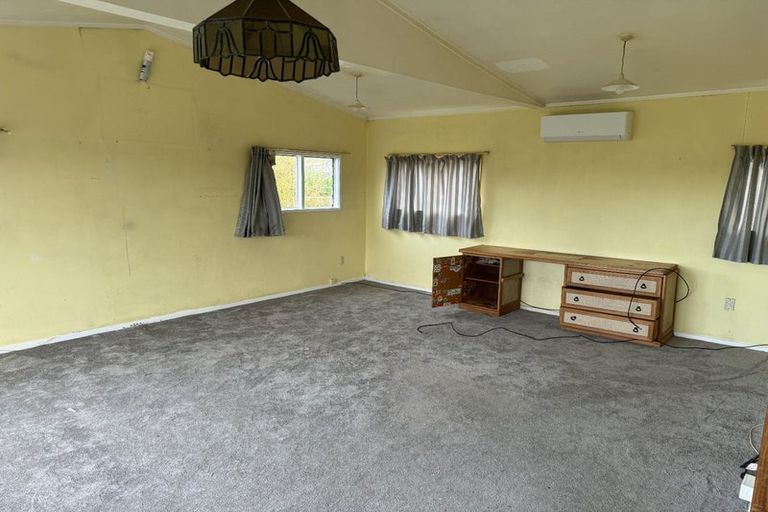 Photo of property in 31 Fairclough Road, Beach Haven, Auckland, 0626