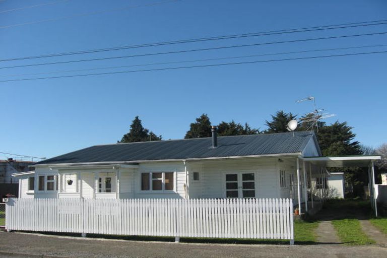 Photo of property in 37 Taylor Street, Carterton, 5713