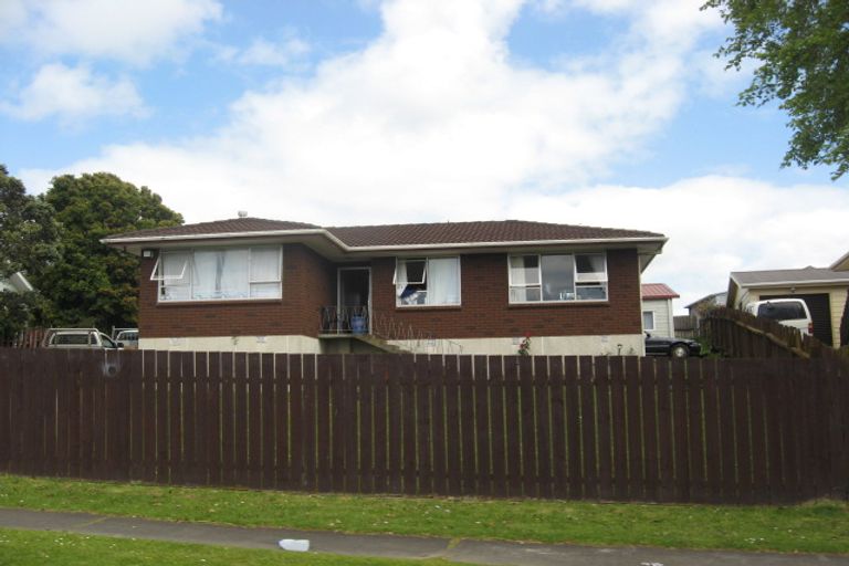 Photo of property in 16 Moncrieff Avenue, Clendon Park, Auckland, 2103