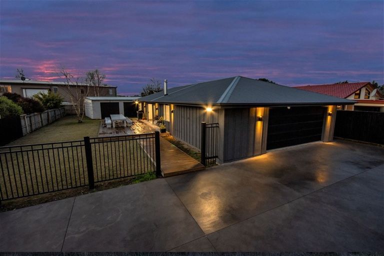 Photo of property in 4 Waikuku Beach Road, Waikuku Beach, 7473