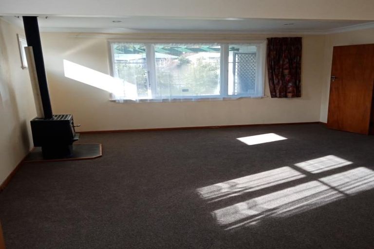 Photo of property in 78 Stokes Valley Road, Stokes Valley, Lower Hutt, 5019