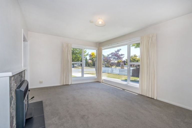 Photo of property in 18 Eglinton Street, Avondale, Christchurch, 8061