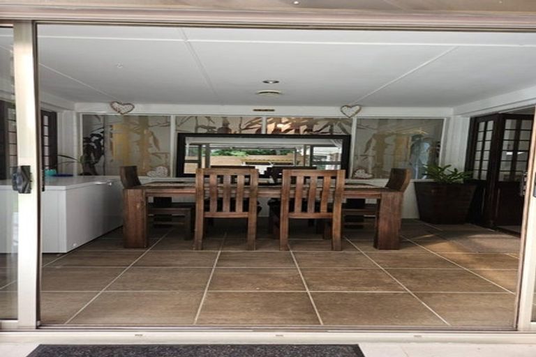 Photo of property in 824 West Coast Road, Oratia, Auckland, 0604