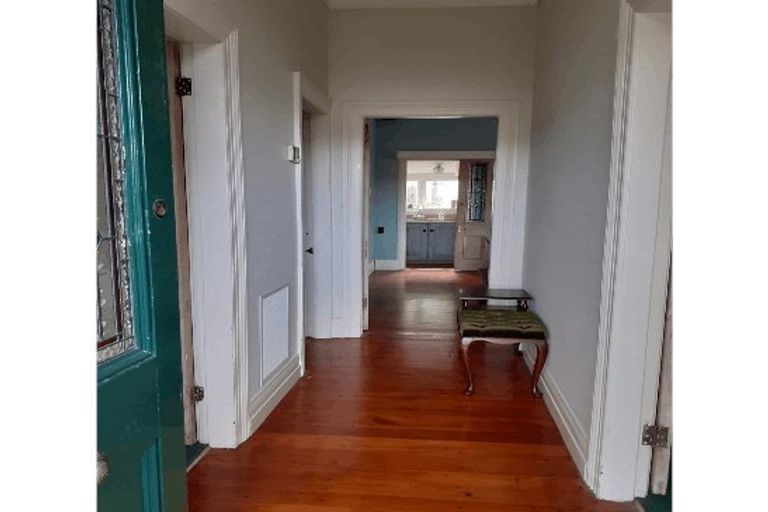 Photo of property in 2 Torless Terrace, Thorndon, Wellington, 6011