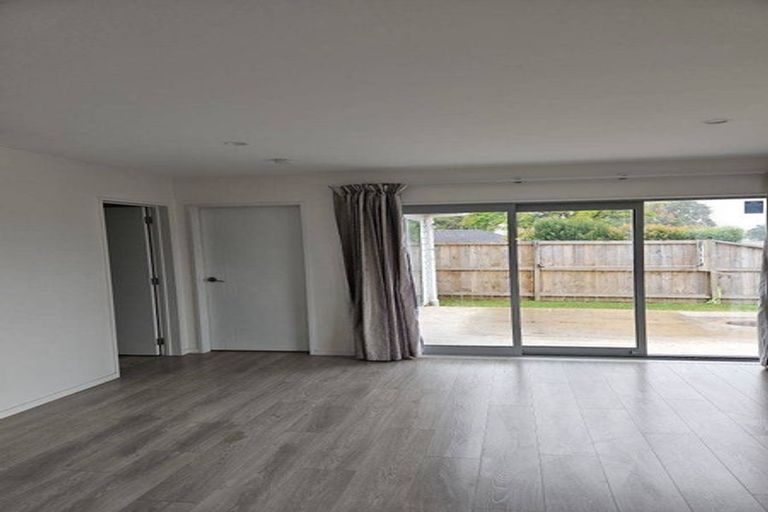 Photo of property in 10 Cliff Road, Papakura, 2110