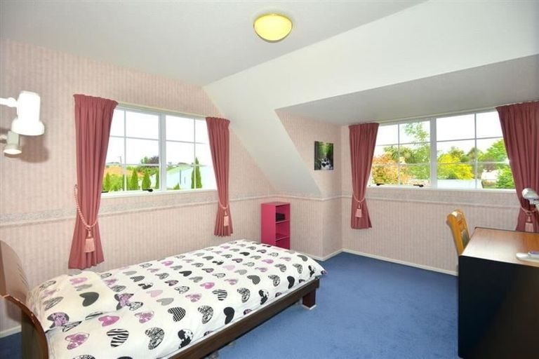 Photo of property in 4b Mclellan Place, Ilam, Christchurch, 8041