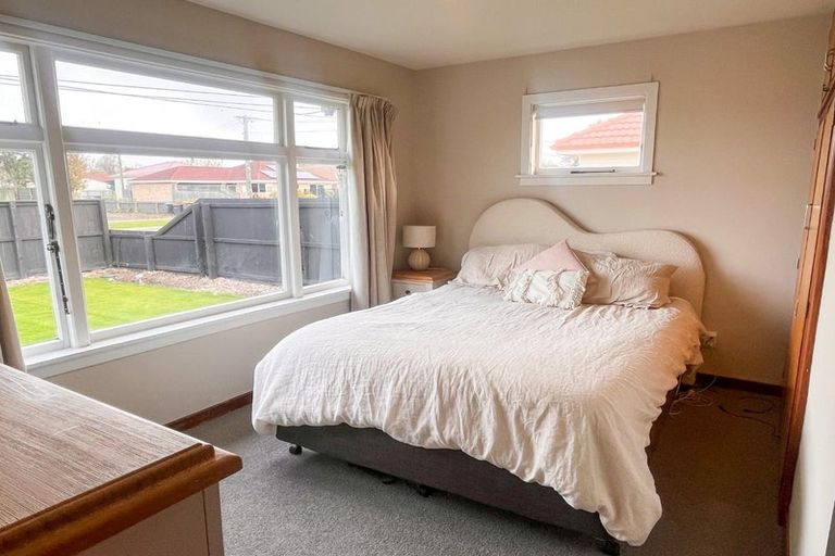 Photo of property in 61 Coopers Road, Dallington, Christchurch, 8061