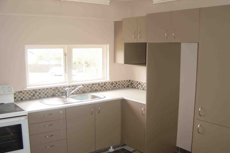 Photo of property in 2/4 Tama Street, Alicetown, Lower Hutt, 5010