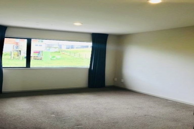 Photo of property in 33 Kilkelly Avenue, Pinehill, Auckland, 0632