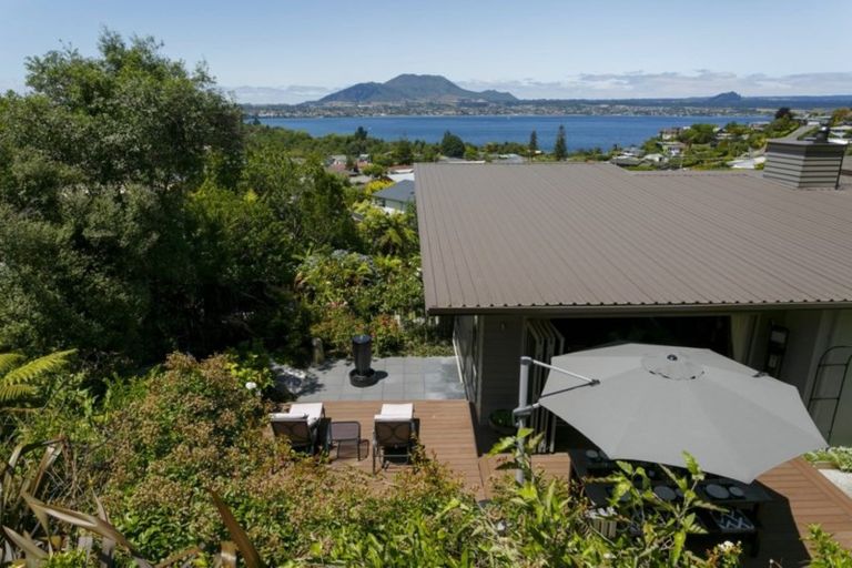 Photo of property in 28 Shera Street, Acacia Bay, Taupo, 3330